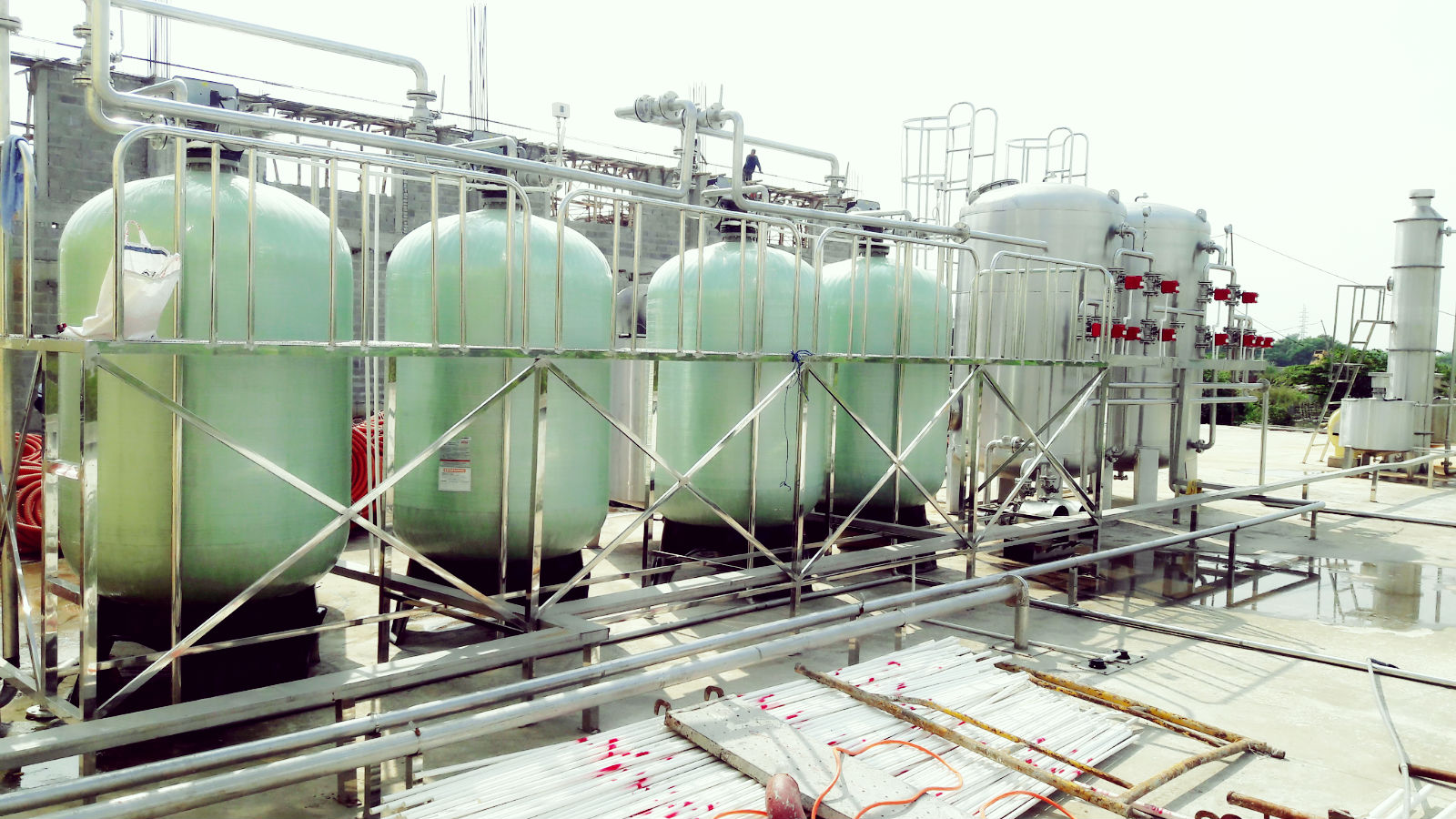 Dịch vụ xử lý môi trường (chuyển giao công nghệ, tư vấn thiết kế, chế tạo lắp đặt), thiết bị môi trường